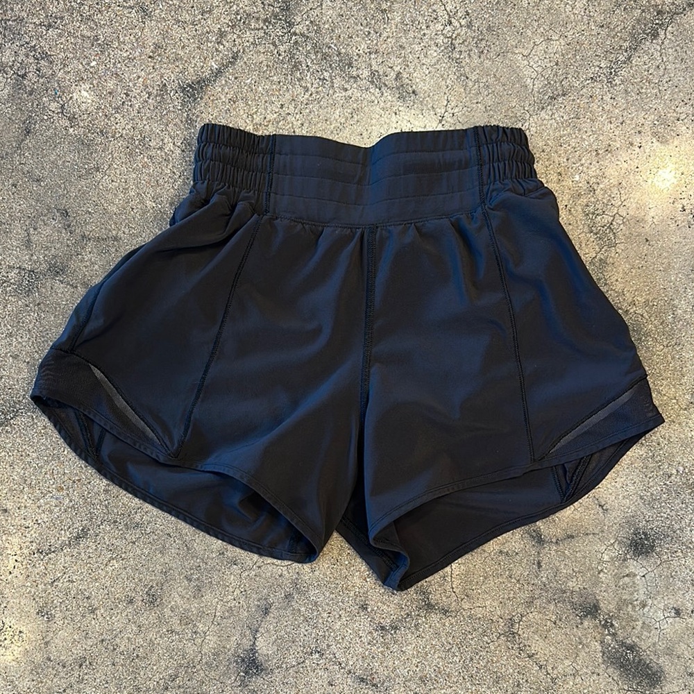 Lululemon Hotty Hot High-Rise Lined Short 2.5”